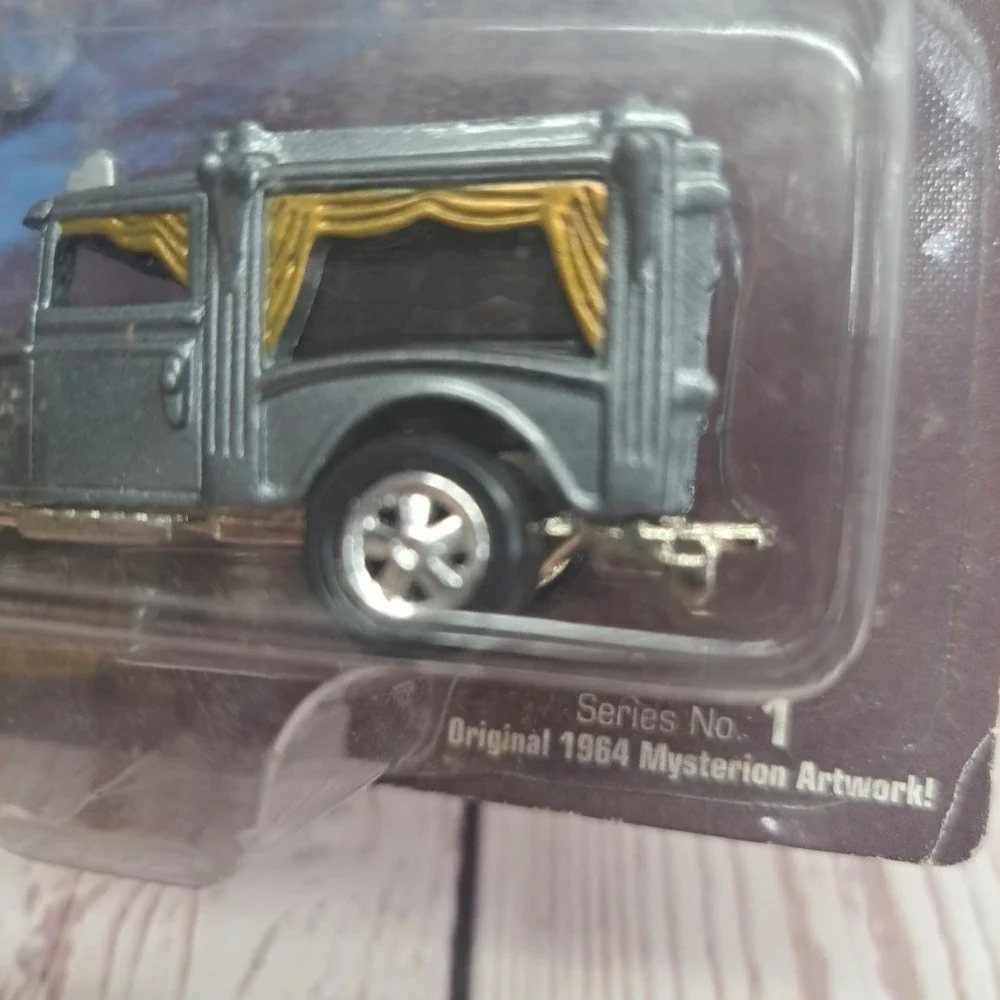 1997 Johnny Lightning Frightning Lightnings Gray Vampire Van Collector Edition